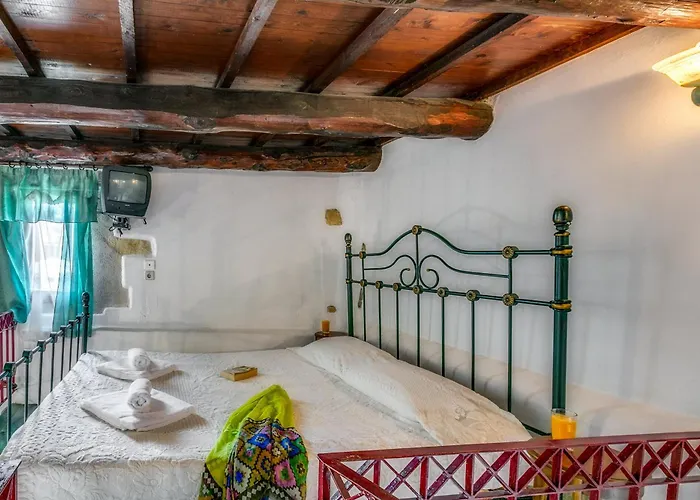 Ifigenia Traditional Rooms & Maisonettes